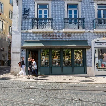 Plum Guide - Lusiadas * Lisboa